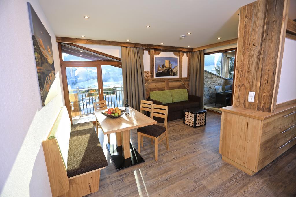 Naturlodge Ladis Ehemals Alpenlodge Alexander Inklusive Sommer Bergbahnticket Exterior foto