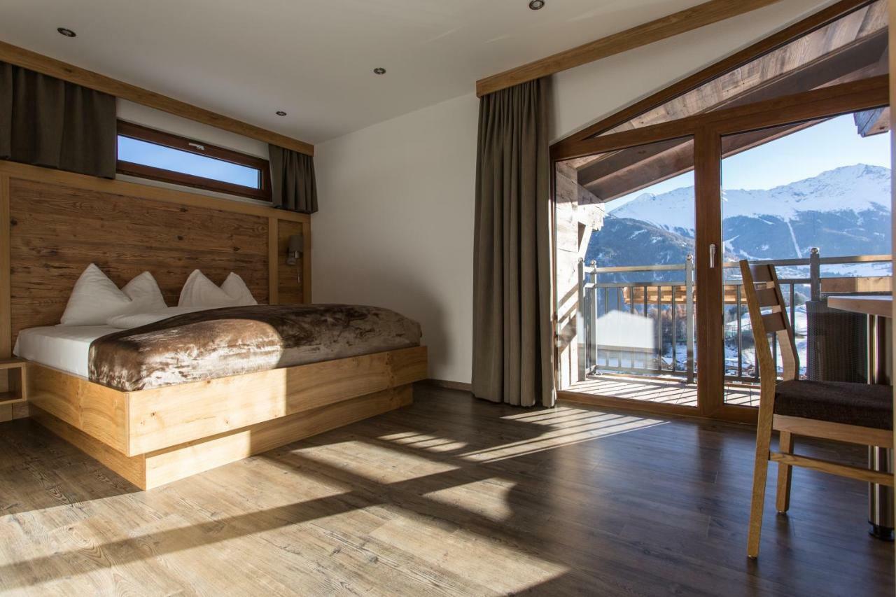 Naturlodge Ladis Ehemals Alpenlodge Alexander Inklusive Sommer Bergbahnticket Exterior foto